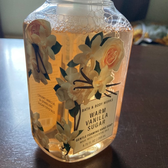 Bath and Body Works Gentle Foaming Hand Soap Pumpkin Apple & Warm Vanilla Sugar - Picture 2 of 5